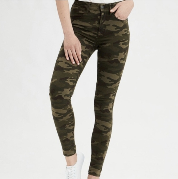 American Eagle Outfitters Denim - American Eagle Camouflage High Rise Jegging JeansCrop Green Pockets Size 4